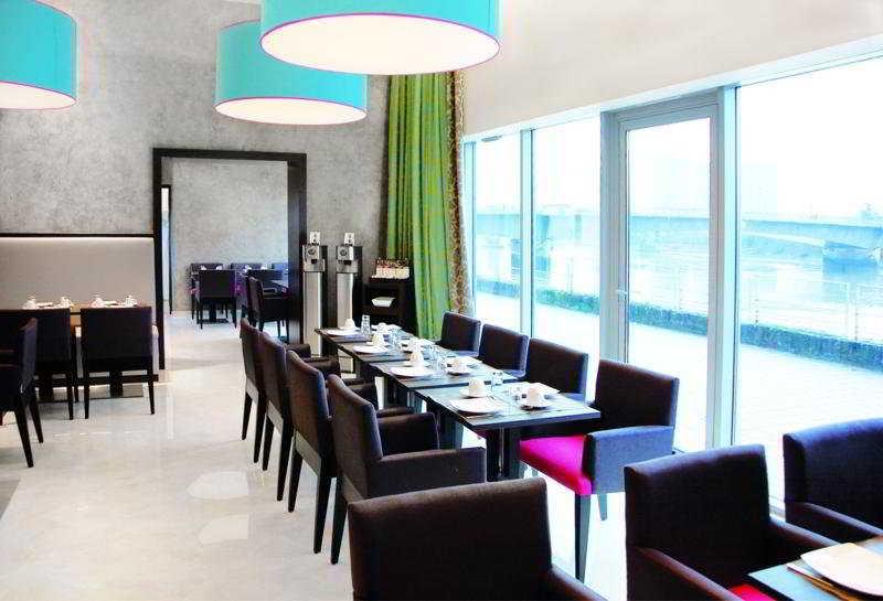 Residhome Nantes Berges De La Loire Restaurante foto